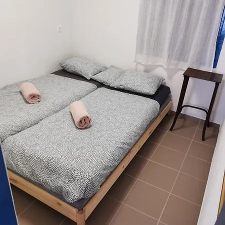 Apartment A Goeroeg Kis Haz