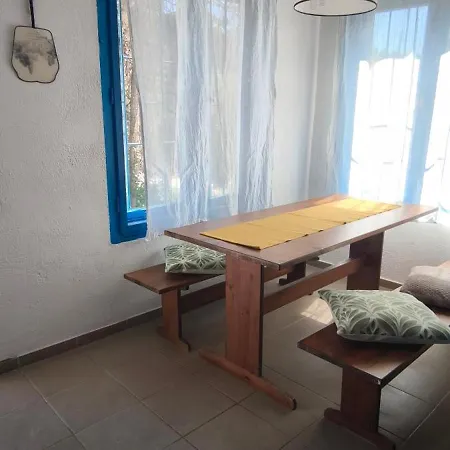 A Goeroeg Kis Haz شقة *