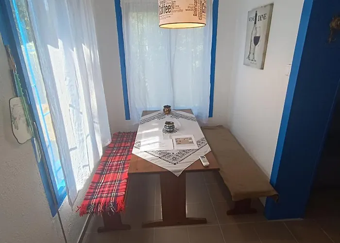 A Goeroeg Kis Haz ולנצה